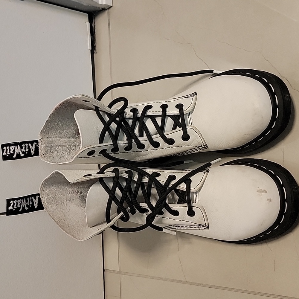 Dr .Martens shoes